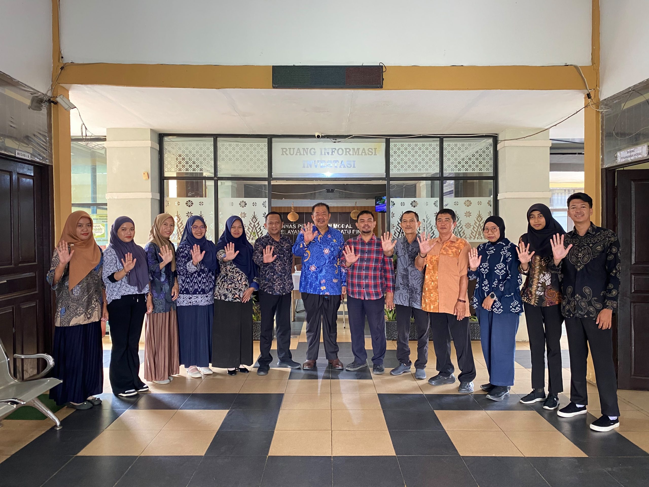 You are currently viewing Sekretariat Daerah Sambas Bapak Fery Madagaskar Berpamitan Menjelang Purna Tugas